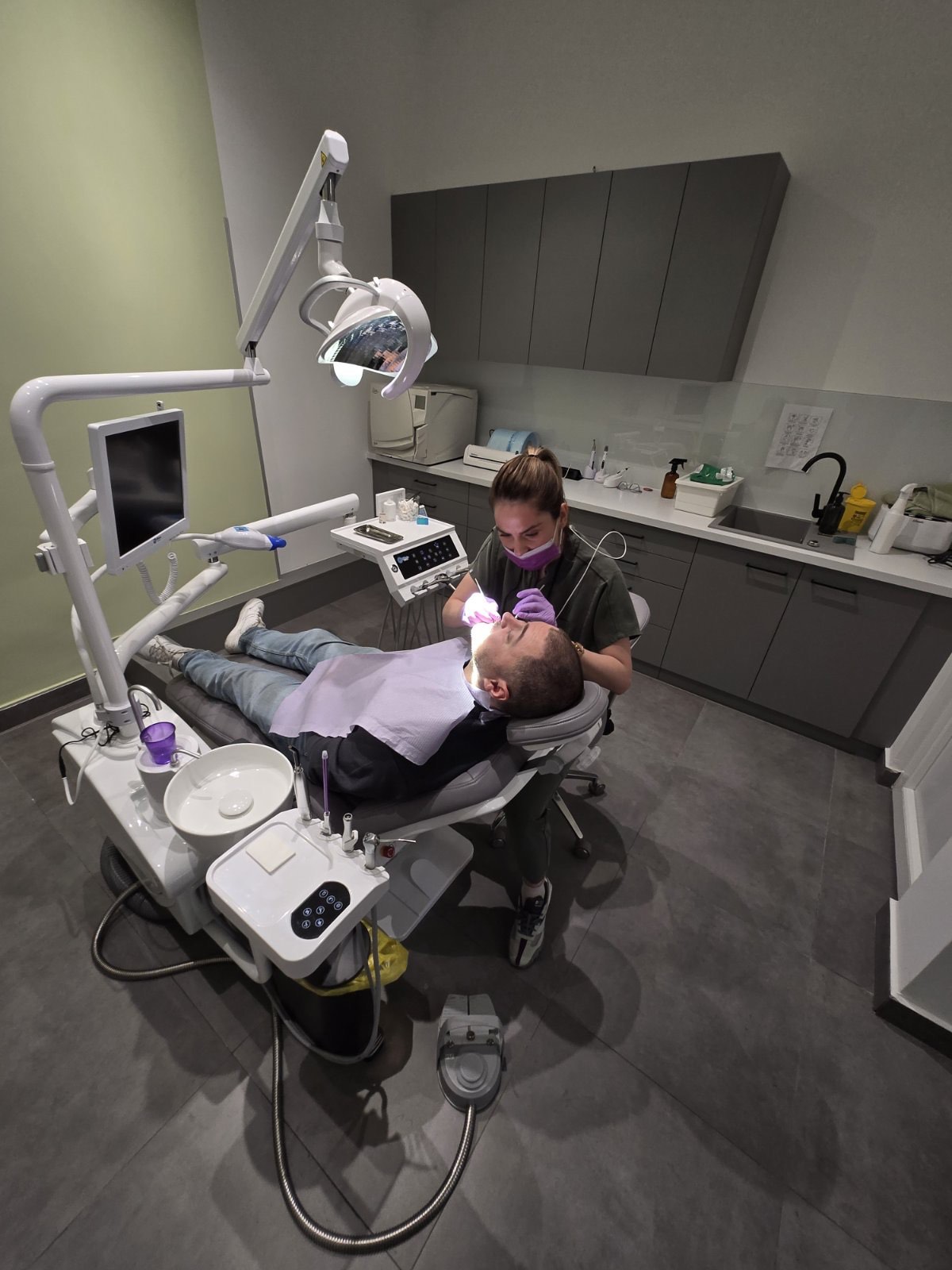 Stomatološka ordinacija Beograd - IV Dental Studio